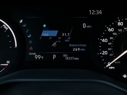 Used 2026 Toyota Sienna XLE FWD image 45