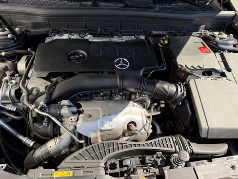 Used 2023 Mercedes-Benz GLB 250 4MATIC image 14