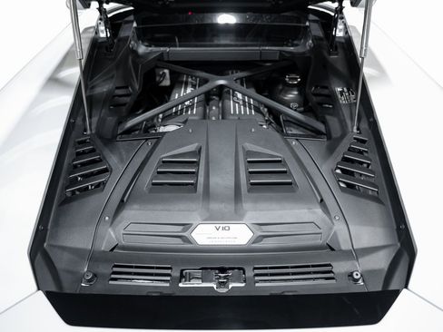 Used 2020 Lamborghini Huracan EVO image 58