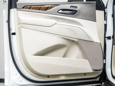 Used 2022 Cadillac Escalade Premium Luxury Platinum w/ Heavy-Duty Trailer Package image 40