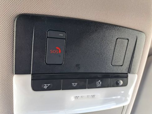 Used 2025 Nissan Rogue SV FWD image 17