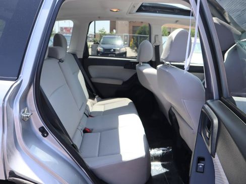 Used 2018 Subaru Forester 2.5i Premium w/ Protection Package #1 AWD/4WD image 12