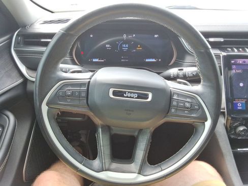 Used 2022 Jeep Grand Cherokee L Limited AWD/4WD image 26