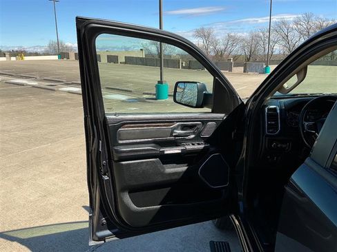 Used 2019 RAM 1500 Laramie image 26