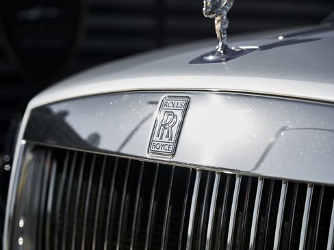 Used 2016 Rolls-Royce Dawn image 8