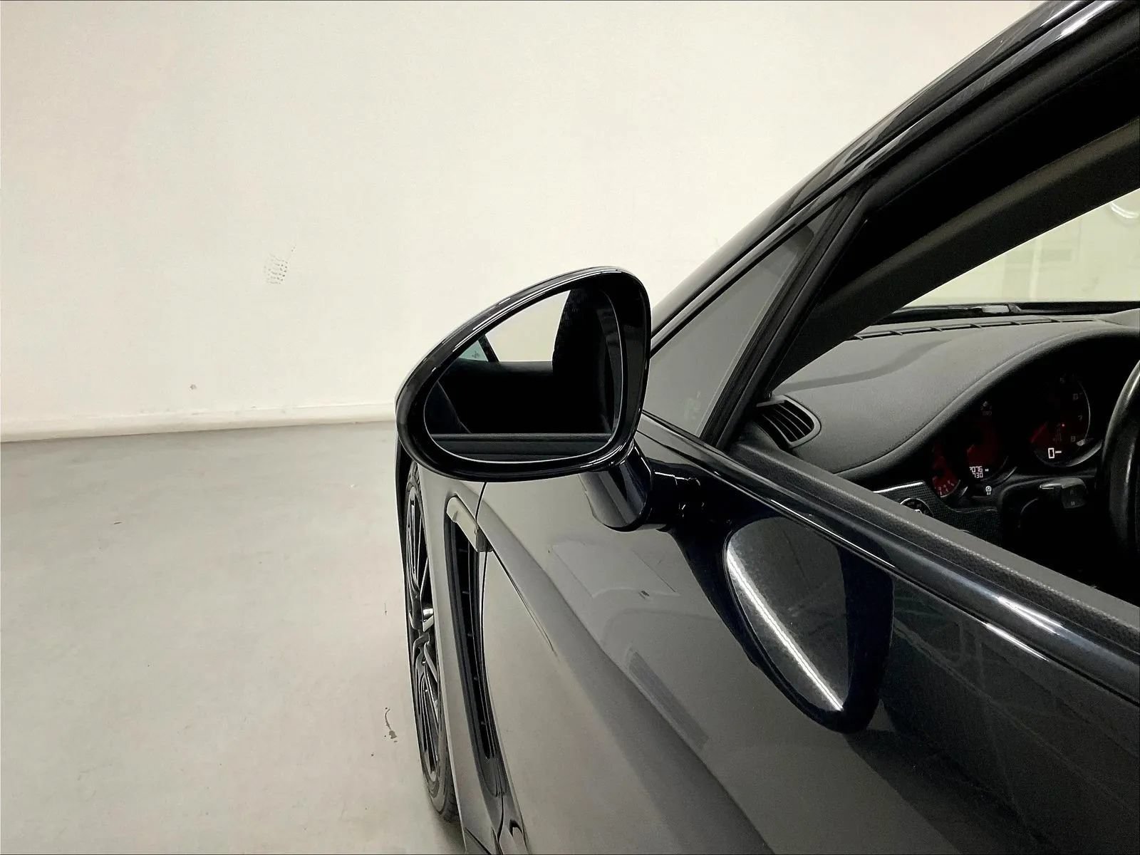 Used 2015 Porsche Panamera 4S AWD/4WD image 35