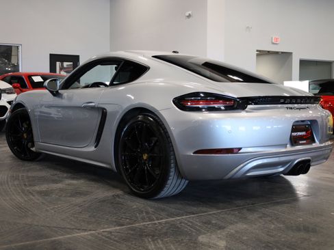 Used 2018 Porsche 718 Cayman S image 4