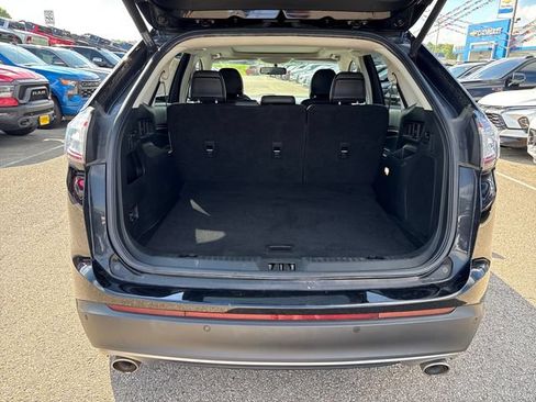 Used 2018 Ford Edge Titanium w/ Equipment Group 301A AWD/4WD image 24