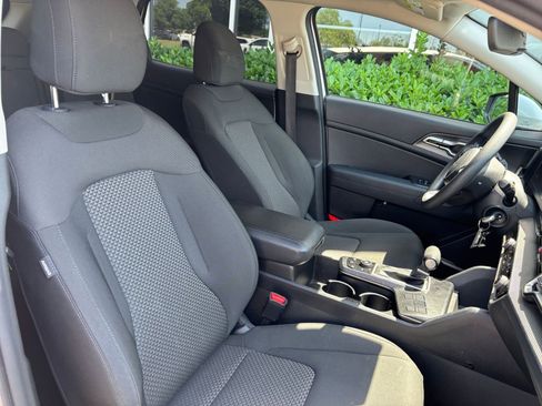 Used 2024 Kia Sportage LX FWD image 35