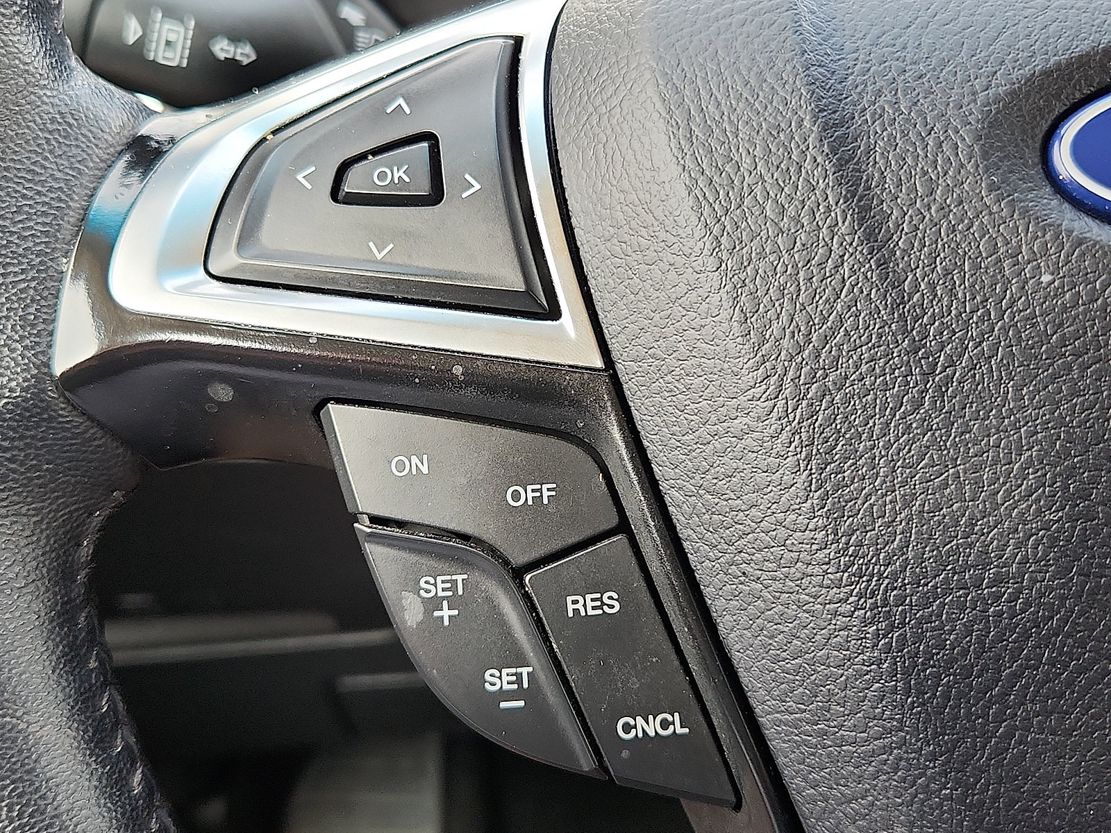 Used 2024 Ford Edge Titanium AWD/4WD image 18