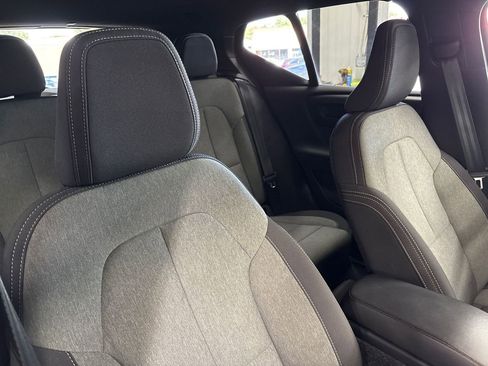 Used 2025 Volvo XC40 B5 Core image 44