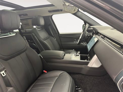 New 2026 Land Rover Range Rover Long Wheelbase SE image 15