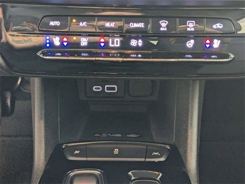 Certified 2023 Chevrolet Bolt EUV LT w/ Convenience Package image 22