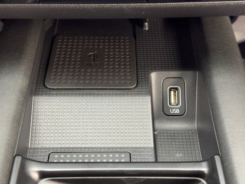 Used 2023 Hyundai Ioniq 6 Limited image 31