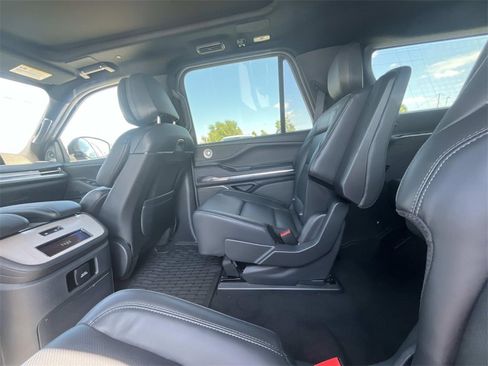 New 2025 Lincoln Navigator Reserve w/ Jet Appearance Package image 13