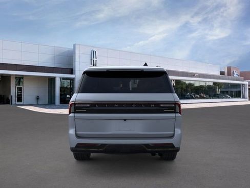 New 2025 Lincoln Navigator L Reserve w/ Jet Appearance Package AWD/4WD image 5