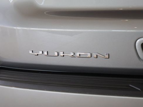 New 2026 GMC Yukon Elevation image 17