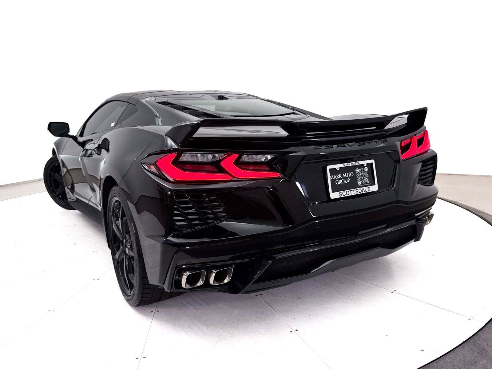 Used 2021 Chevrolet Corvette Stingray Premium Cpe w/ Z51 Performance Package RWD image 9