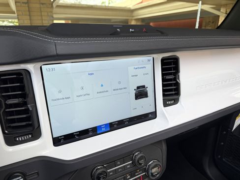 Used 2025 Ford Bronco Outer Banks image 33