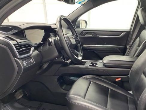 Used 2024 GMC Acadia Elevation image 11