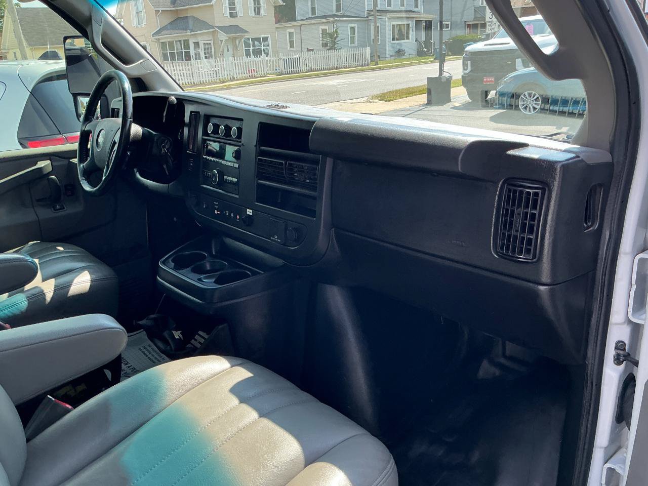 Used 2021 Chevrolet Express 3500 w/ Power Convenience Package RWD image 25