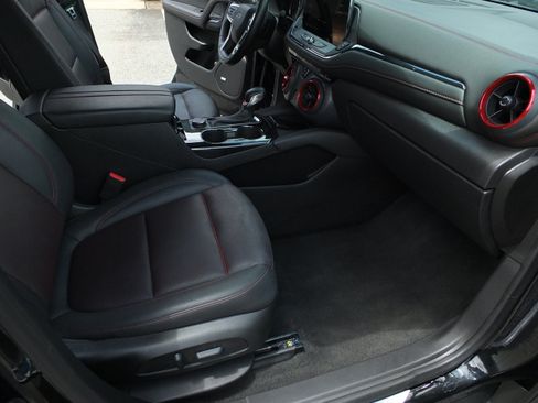 Used 2025 Chevrolet Blazer RS FWD image 14