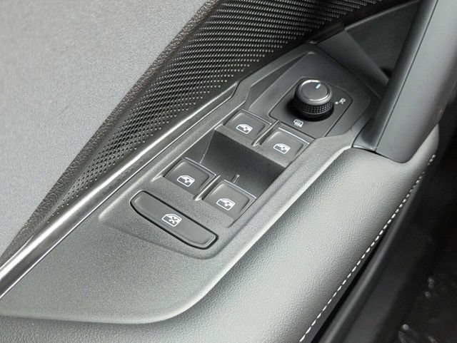 New 2026 Volkswagen Tiguan SE R-Line AWD/4WD image 24