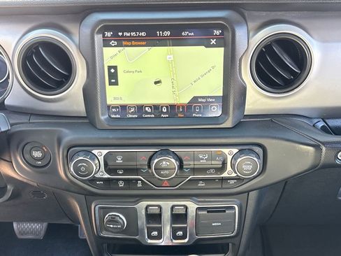 Used 2021 Jeep Wrangler Sport image 23