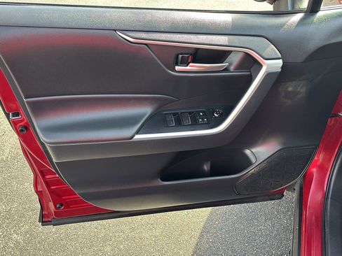 Used 2023 Toyota RAV4 XLE w/ Convenience Package image 6