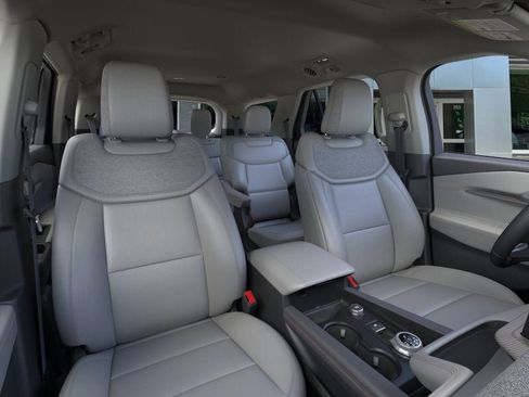 New 2026 Ford Explorer Active w/ Active Comfort Package image 10
