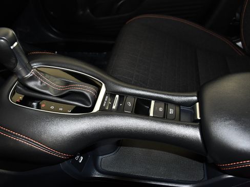 Certified 2025 Honda HR-V Sport image 31