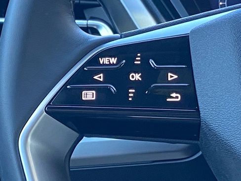 Used 2025 Audi Q4 e-tron Premium Plus image 8