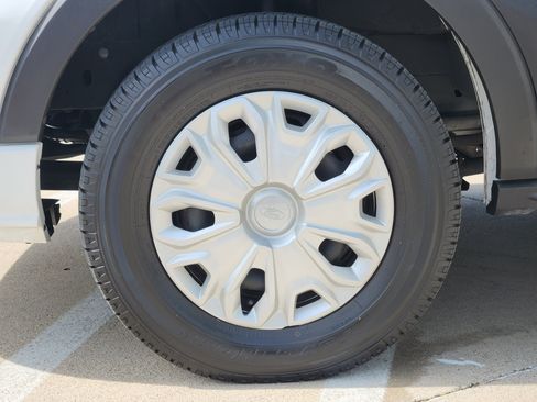 Used 2023 Ford Transit 350 XLT image 12