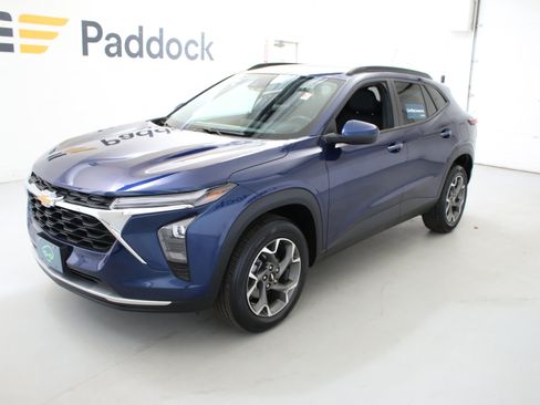 Certified 2024 Chevrolet Trax LT w/ Driver Confidence Package FWD image 3
