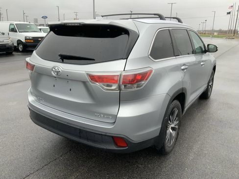 Used 2016 Toyota Highlander XLE image 14