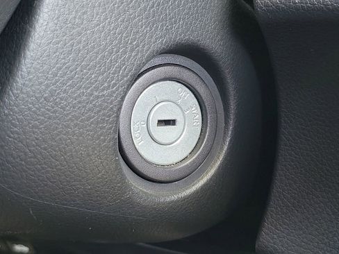 Used 2020 Nissan Rogue Sport S image 27