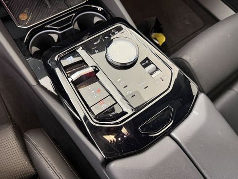 Used 2024 BMW 530i w/ Convenience Package image 17