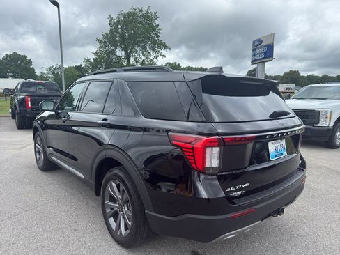 Certified 2025 Ford Explorer Active w/ Active Comfort Package AWD/4WD image 7