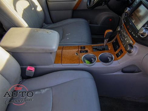 Used 2010 Toyota Highlander Limited image 18