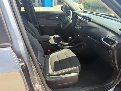 Used 2022 Chevrolet TrailBlazer LT FWD image 15