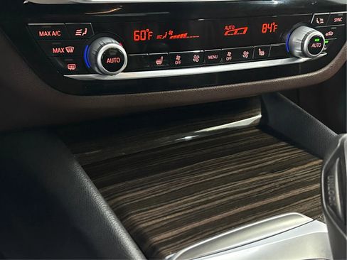 Used 2018 BMW 540i xDrive AWD/4WD image 39