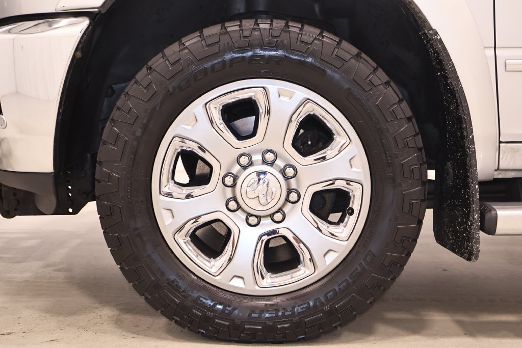 Used 2018 RAM 2500 Laramie w/ Convenience Group AWD/4WD image 41