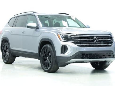 New 2026 Volkswagen Atlas SE FWD image 3