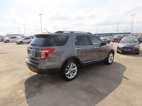 Used 2014 Ford Explorer Limited w/ Equipment Group 301A FWD image 11