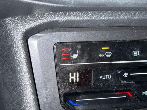 Used 2023 Volkswagen Tiguan SE w/ Panoramic Sunroof Package image 30