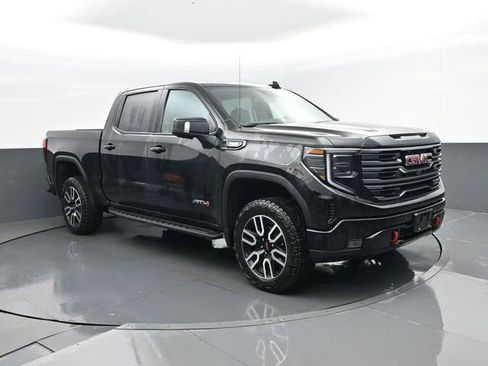 Used 2025 GMC Sierra 1500 AT4 w/ AT4 Preferred Package AWD/4WD image 3