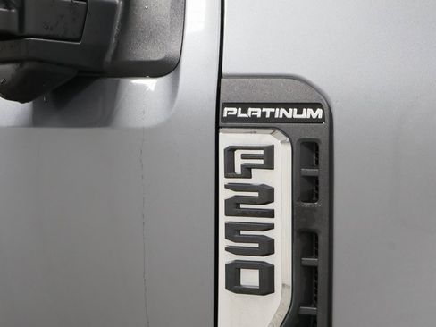 Used 2024 Ford F250 Platinum image 33