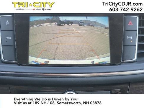 Used 2018 Buick Enclave Essence image 23