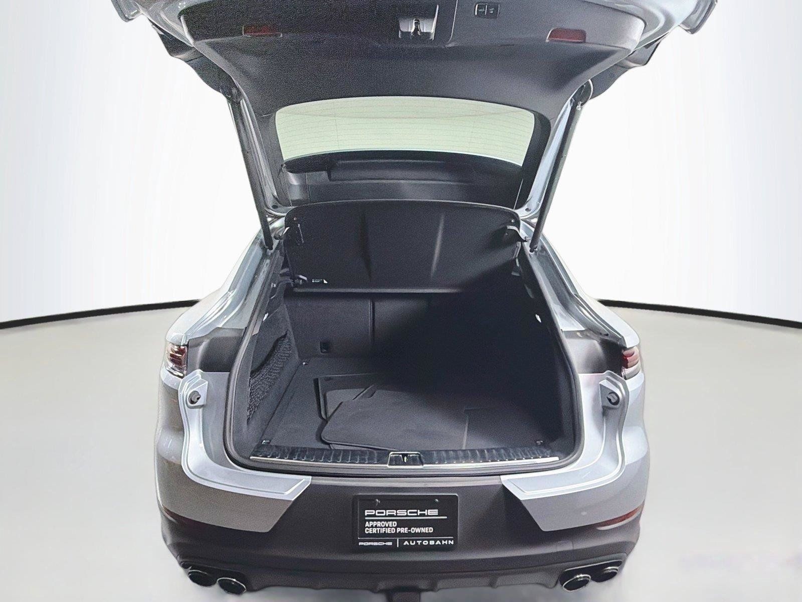 Certified 2024 Porsche Cayenne Coupe AWD/4WD image 36