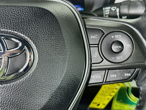 Used 2020 Toyota Corolla SE FWD image 13